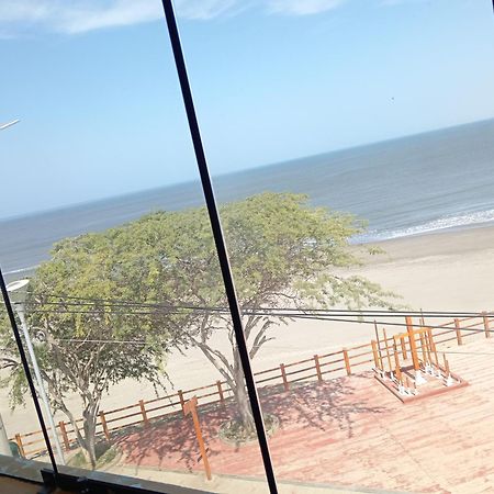 Hospedaje Restaurante El Hombre Puerto Chicama Zewnętrze zdjęcie